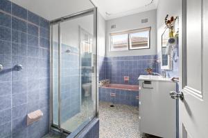 Affordable Single Bedroom - Heart of Belmore with Shared Bathroom