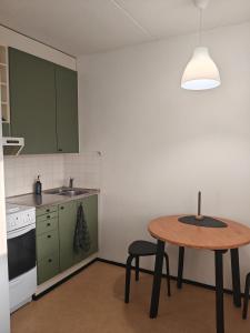 Kotoisa yksiö lähellä palveluita