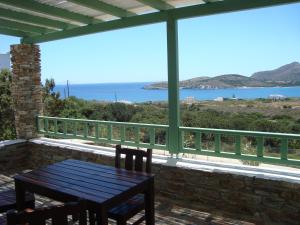 Salty Wind Antiparos Apartments and Studios