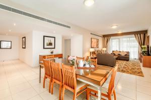 Three-Bedroom Apartment - Deluxe - Golden Sands 10 room in Golden Sands Hotel Apartments