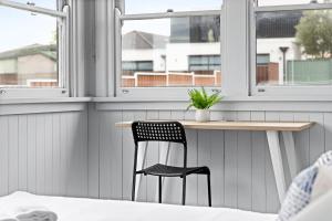 Affordable Double Bedroom - Heart of Belmore with Shared Bathroom