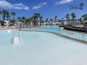 B-Rent Oasis Canary House Deluxe