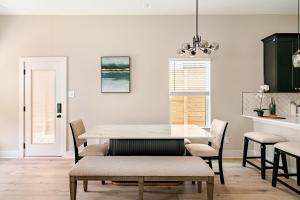 Modern & Brand New Near Downtown & Rodeo