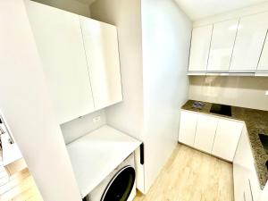Stylish Luxe Apt in Gentry Manor