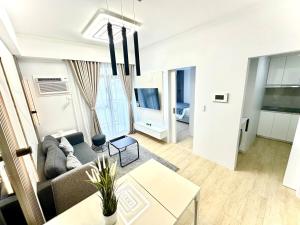 Stylish Luxe Apt in Gentry Manor