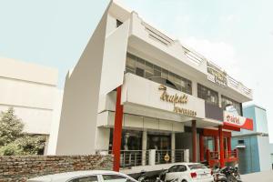 Hotel O Black Grapes