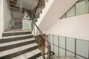 Hotel O Black Grapes