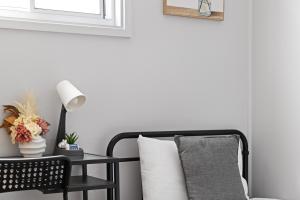 Budget Single Room in Belmore - Convenient Stay Near Shops - Shared Bathroom