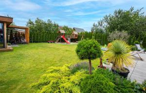 Gorgeous Apartment In Nowecin With Wifi