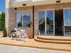 семеен хотел Прованс Ахелой