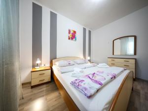 Holiday Home in Policnik with Private Pool