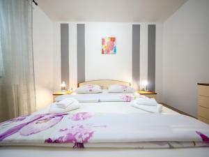 Holiday Home in Policnik with Private Pool