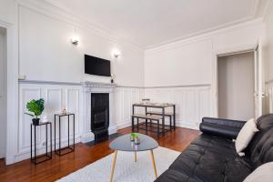 63 m2 Apartment Parisian charm ideal for work and relaxation