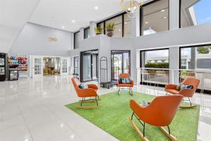 Spark by Hilton Des Plaines Chicago OHare