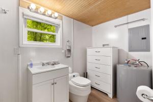 NEW, Promo Pricing - Karmic Loft Woodland Escape