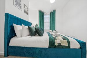 Lawrence Ave 4BD-2Storey Fast Wifi Families Leisure