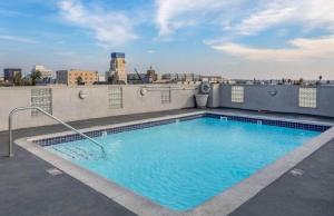 Cozy and Stylish Unit CC 107