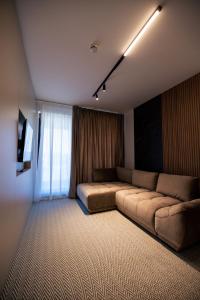 Senior Apartment with Lake View