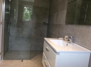 Maisons d'hotes Maison de Lucine : Chambre Double avec Salle de Bains Privative
