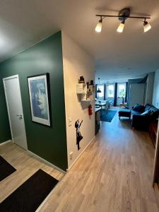 Newly built bright apartment, close to everything If you want to visit Stockholm, you will find the perfect accommodation here! Ferry line 80 makes it very convenient and easy to get to the city center