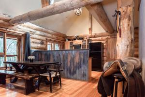 Amaruq Log Cabin