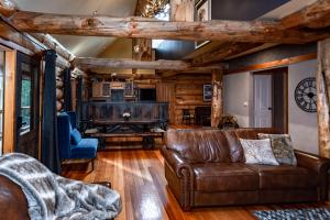 Amaruq Log Cabin