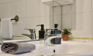 Budget Apartment by Hi5 - King street - for groups