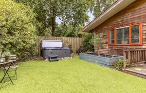 Gorgeous Home In Erm With Wifi