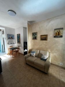 The Sea Flower appartamento con giardino e garage auto incluso