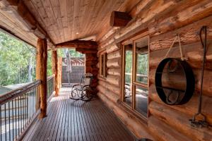 Amaruq Log Cabin