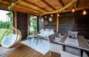 Nice Apartment In Nowecin With Wifi