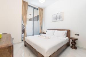 Elegant 2BR Apartment Private Pool by Czechin