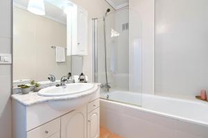 Casa Montana by Aguilarent