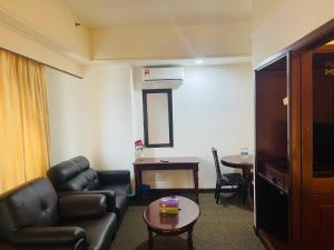 Gorgeous service suite at Imbi