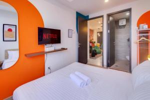 2BR Collins 1535 W Pool & Free Parking