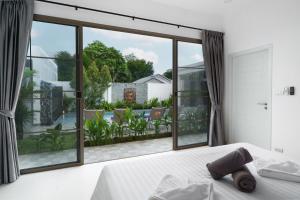 3 Bedrooms Sofora Pool Villa by G Estate