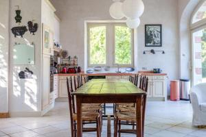 Grande maison familiale 15 p entre Azay et Chinon