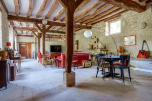 Grande maison familiale 15 p entre Azay et Chinon