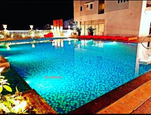 Lafayette Park Square with balcony facing pool view