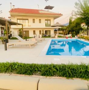 Blue Lagoon Suites at Stoupa