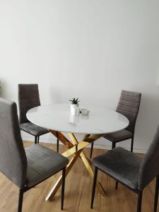 Rynek Golden Stay by Grafit