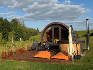Kedras Glamping - Pod tipo nameliai