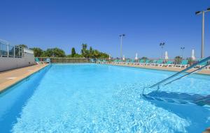 2 Bedroom Cozy Apartment In Prunete