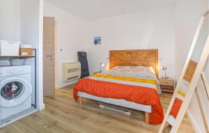 2 Bedroom Cozy Apartment In Prunete