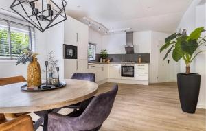 1 Bedroom Stunning Home In Erm