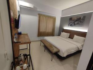 De La Charis Hotel by Waringin Hospitality