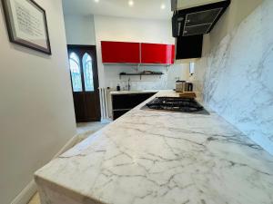 Rooftop villa, city center, beach access