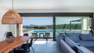 Villa Phi Sea Views Peaceful Family Close to beaches