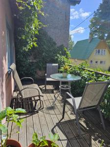 Spacious home with balcony!