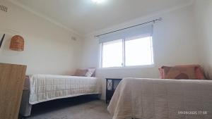 Bright Room Near Beaches and Airport